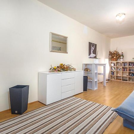 Awesome Apartment In Stara Baska 1 With Kitchen エクステリア 写真