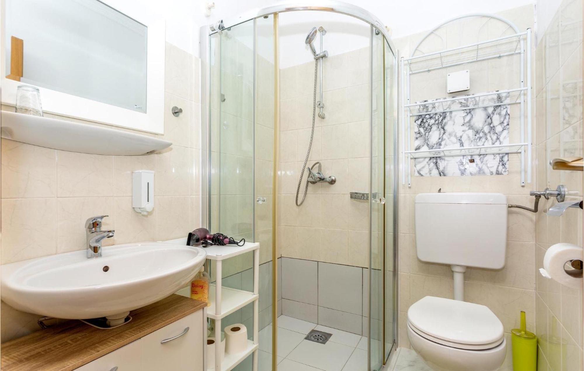 Awesome Apartment In Stara Baska 1 With Kitchen エクステリア 写真