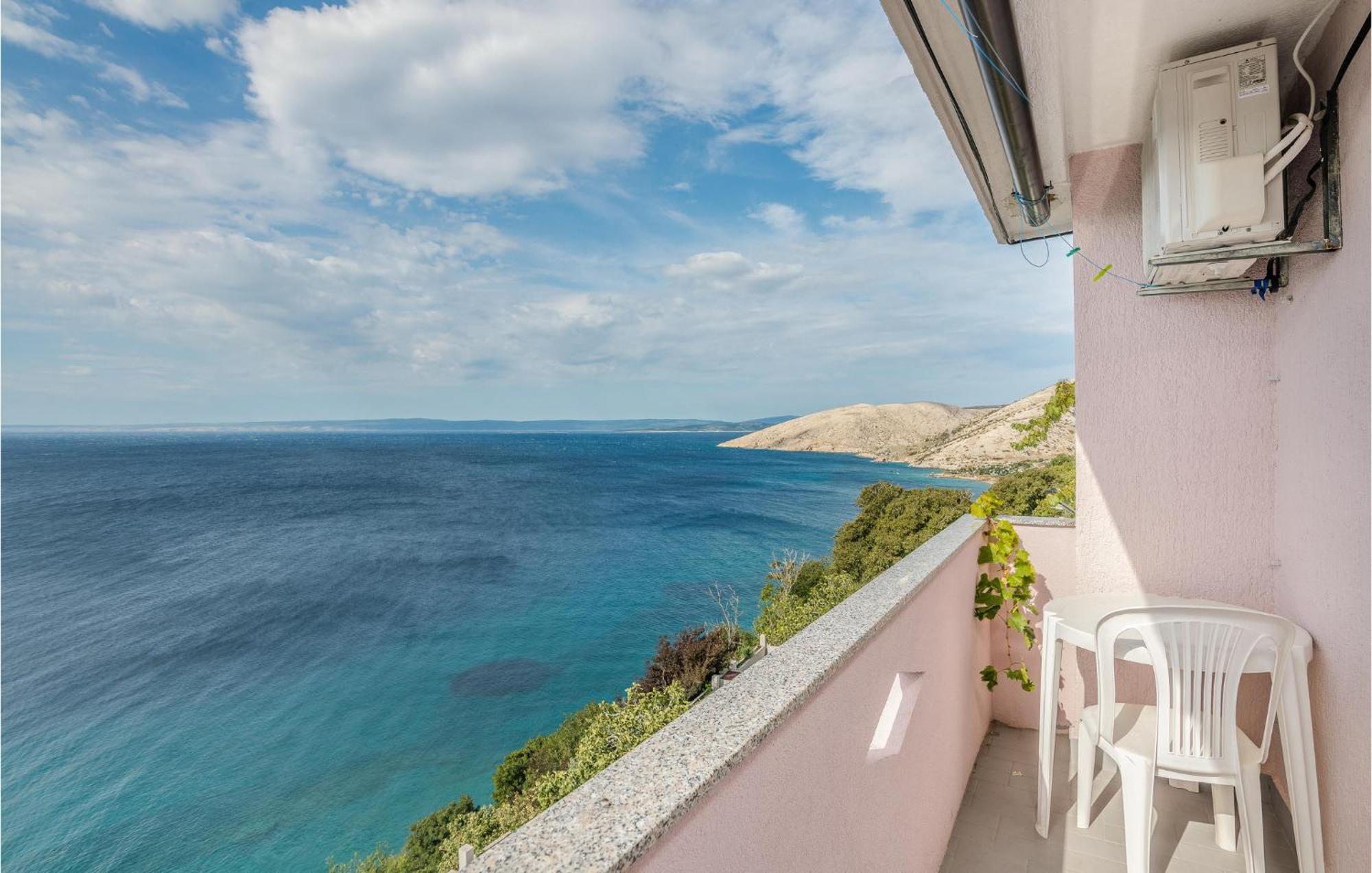 Awesome Apartment In Stara Baska 1 With Kitchen エクステリア 写真